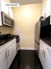 11 E 66th St in New York, NY - Building Photo - Building Photo