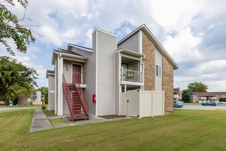 Chasewood Village in Huntsville, AL - Building Photo - Building Photo