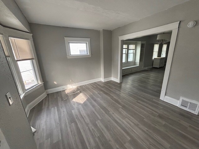 1541 Hopkins Ave in Lakewood, OH - Foto de edificio - Building Photo