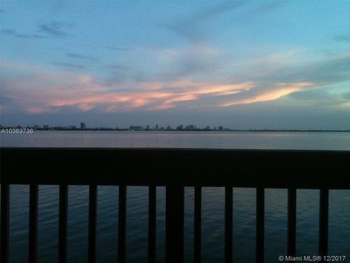 1880 S Treasure Dr in North Bay Village, FL - Building Photo - Building Photo