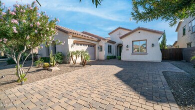 561 W Yellowstone Way in Chandler, AZ - Building Photo - Building Photo