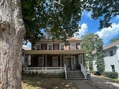 1351 College St in Bowling Green, KY - Building Photo