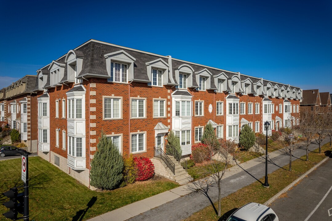 2955 Ernest-Hemingway Av in St. Laurent, QC - Building Photo