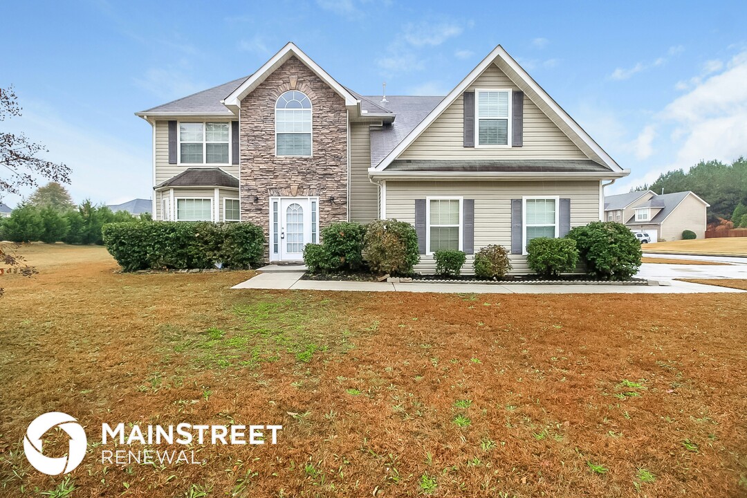210 Oak Manor Dr in Covington, GA - Building Photo