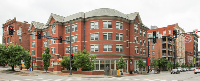 1020 Broadway St in Kansas City, MO - Building Photo - Primary Photo