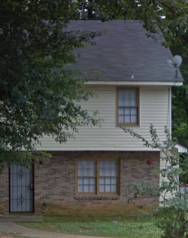 property at 1432 Forest Villa Dr NW