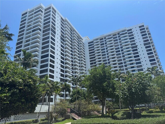 property at 2500 Parkview Dr