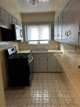 250 Shaw St, Unit 1 in New Bedford, MA - Building Photo - Building Photo