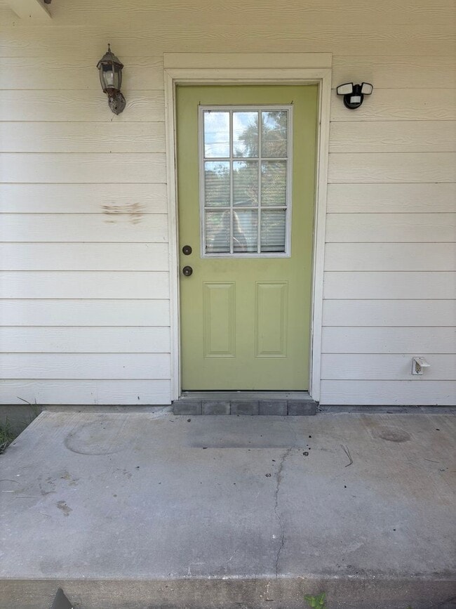 329 Ruella Ave in Bay St. Louis, MS - Building Photo - Building Photo
