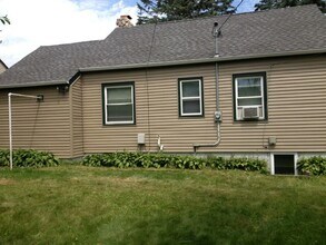 1315 N 20th Ave E in Duluth, MN - Foto de edificio - Building Photo