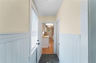 32 Richmond St in Bristol, RI - Building Photo - Building Photo