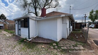 908 W Cucharras St in Colorado Springs, CO - Building Photo