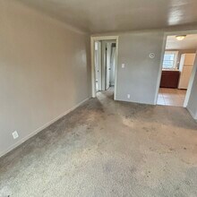 504 W Lapeer St, Unit #D in Lansing, MI - Building Photo - Building Photo