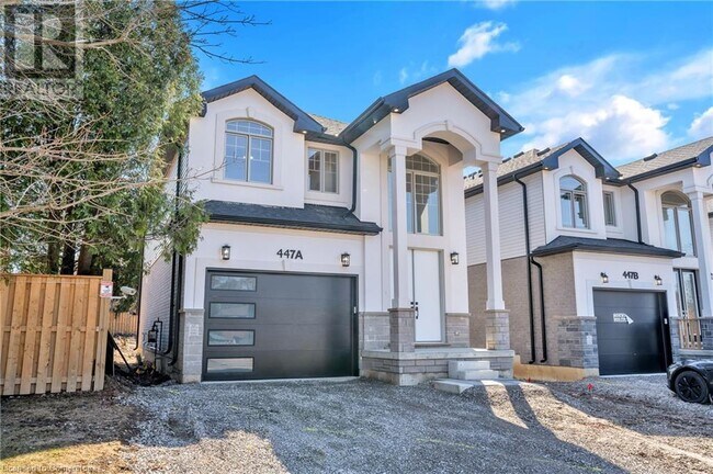 447 Stone Church Rd W in Hamilton, ON - Building Photo - Building Photo