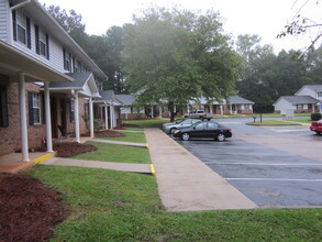 Chestnut Lane in Newnan, GA - Foto de edificio - Building Photo