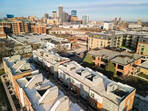 743 Bates St in Indianapolis, IN - Building Photo - Building Photo