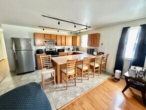 1004 Beloit Ave, Unit 1 in Forest Park, IL - Foto de edificio - Building Photo