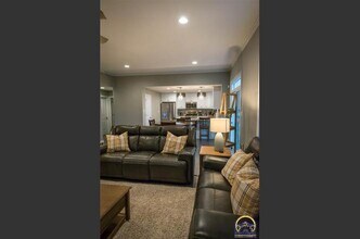 7616 SW Lowell Ln in Topeka, KS - Building Photo - Building Photo