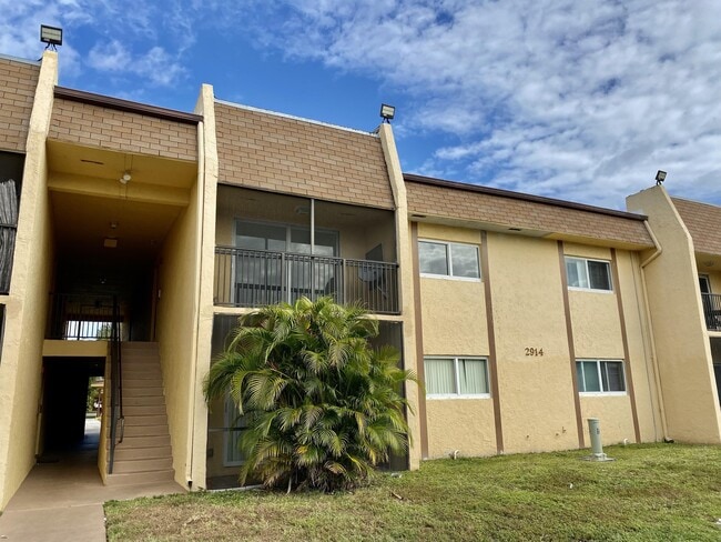 2914 NW 55th Ave in Lauderhill, FL - Building Photo - Building Photo