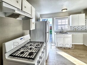 513 E 8th St in Claremore, OK - Foto de edificio - Building Photo