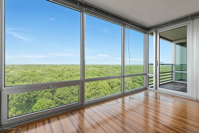 9655 Woods Dr in Skokie, IL - Building Photo - Building Photo