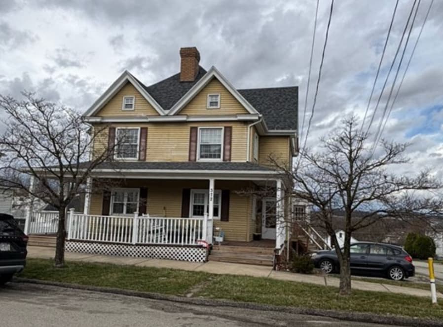 372 Braddock Ave in Uniontown, PA - Building Photo