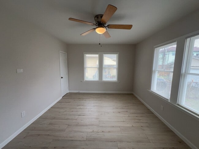 property at 1008 Studewood St