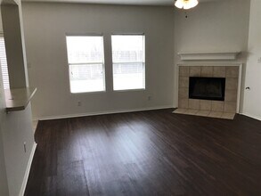 741 Kentucky Derby Ln in Fort Worth, TX - Building Photo - Building Photo