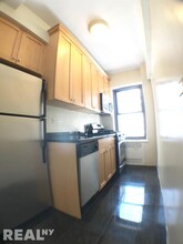 141 E 56th St in New York, NY - Building Photo - Building Photo