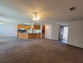 4402 W Elowin Ave in Visalia, CA - Building Photo - Building Photo