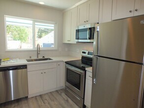 991 Thompson Way in Placerville, CA - Building Photo - Building Photo