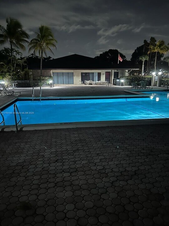 9920 NW 68th Pl in Tamarac, FL - Building Photo