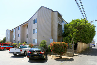 330 Baden Ave in South San Francisco, CA - Building Photo - Building Photo