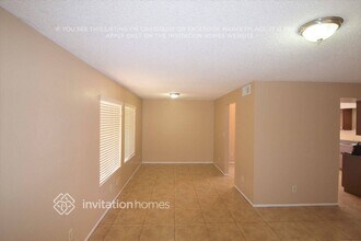 7724 W Pierson St in Phoenix, AZ - Foto de edificio - Building Photo