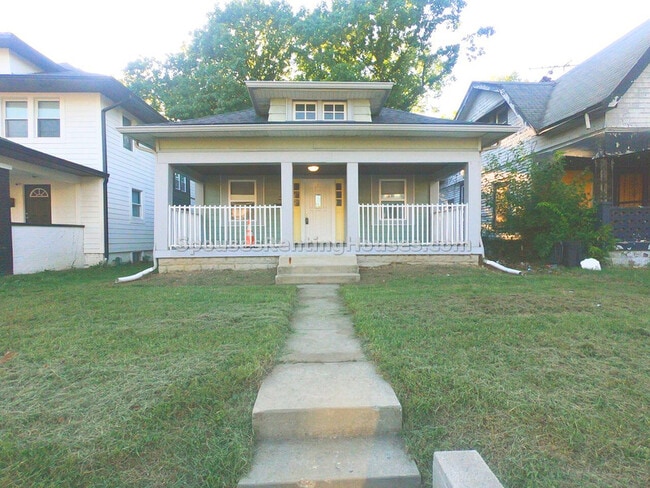 property at 3608 N Kenwood Ave