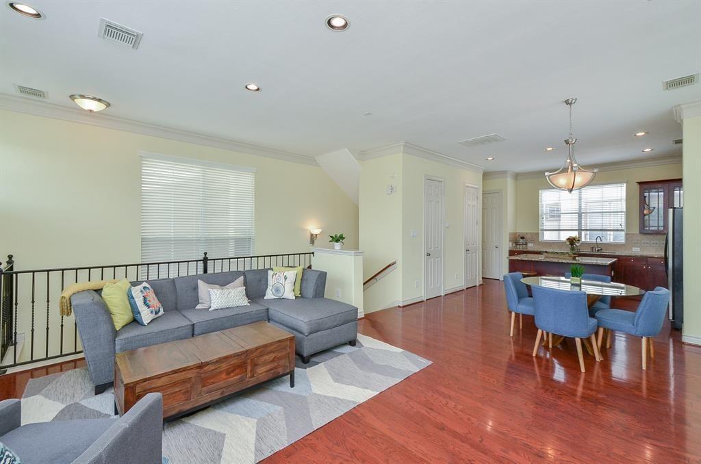 3316 Clearview Cir in Houston, TX - Building Photo