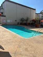 355 S Los Robles Ave in Pasadena, CA - Building Photo - Building Photo