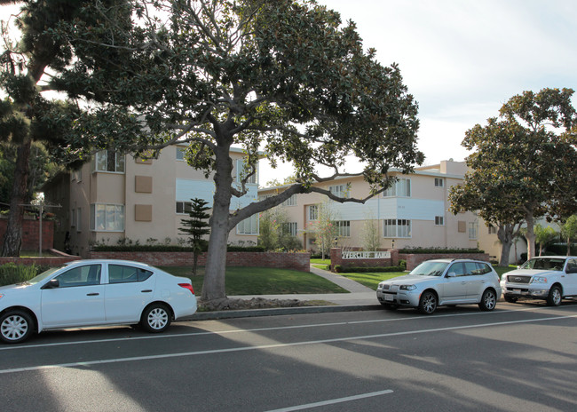 Overcliff Manor in Santa Monica, CA - Building Photo - Building Photo