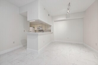 3021 Alcazar Pl in Palm Beach Gardens, FL - Building Photo - Building Photo