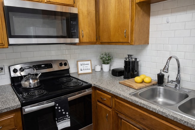 2811 Dracena St, Unit 2811 Dracena St in Bakersfield, CA - Building Photo - Building Photo