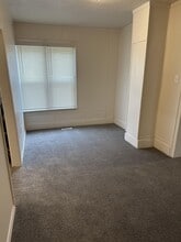 1306 N Walnut St in Champaign, IL - Building Photo - Building Photo