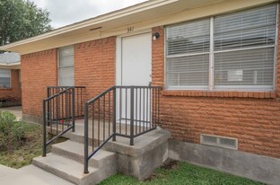 341 Fouts Ave in Duncanville, TX - Building Photo