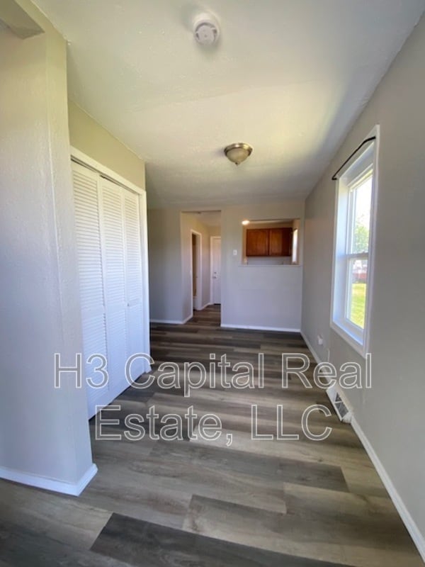 2040 5th St in Madison, IL - Foto de edificio - Building Photo