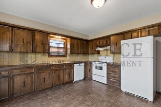2241 S White Oak Dr in Wichita, KS - Building Photo - Building Photo