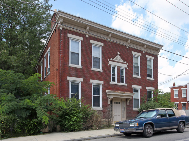 4401 Virginia Ave in Cincinnati, OH - Building Photo - Building Photo