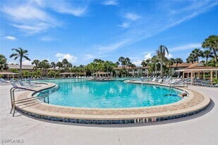 4210 Looking Glass Ln, Unit 4215 in Naples, FL - Building Photo