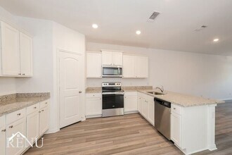 17001 Dusty Boots Ln in Elgin, TX - Building Photo - Building Photo