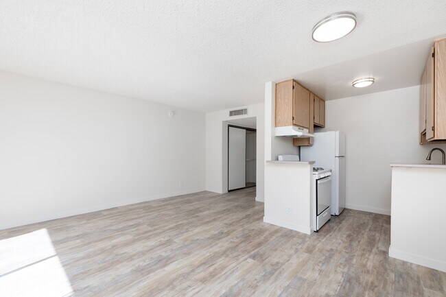 Scoville-10418 in Sunland, CA - Foto de edificio - Interior Photo