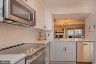 2858 New Providence Ct in Falls Church, VA - Building Photo - Building Photo