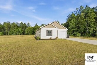 1054 McKittrick Dr in Lugoff, SC - Building Photo - Building Photo